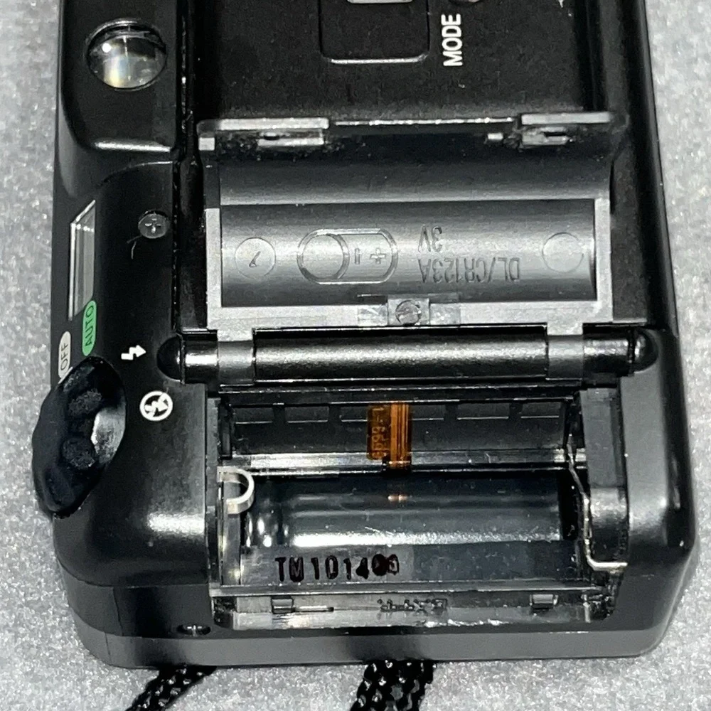 Canon Sure Shot 105 Zoom S AF 35mm Point & Shoot Film Camera ***For Parts***